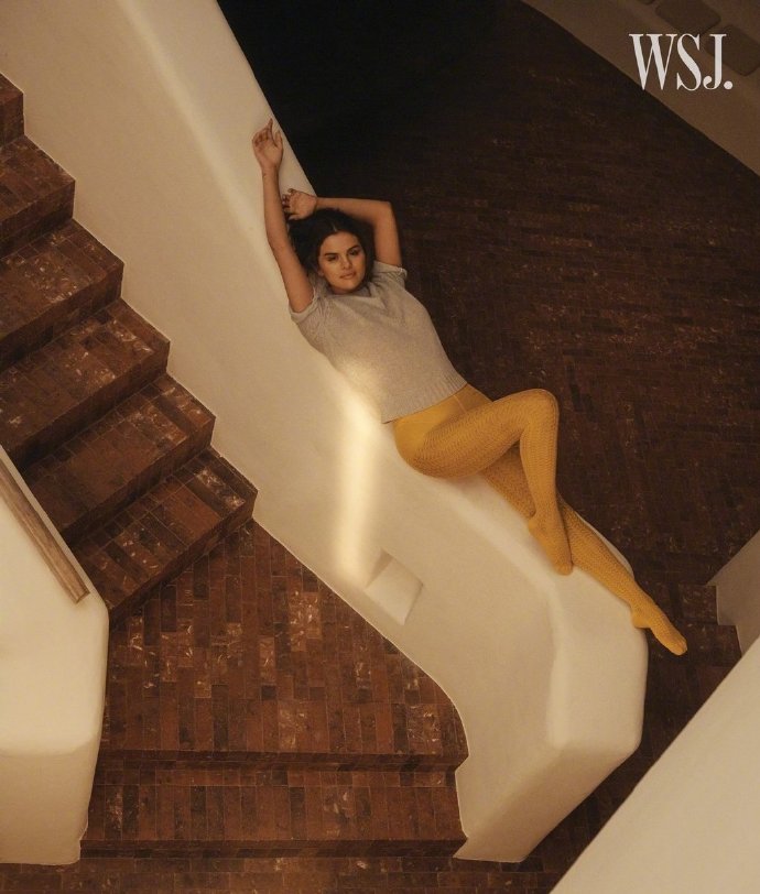 美国美女歌手Selena Gomez X《WSJ》家居照封面图片 4