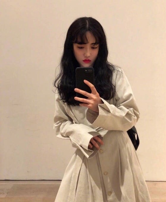齐刘海黑直长发美女头像图片 6