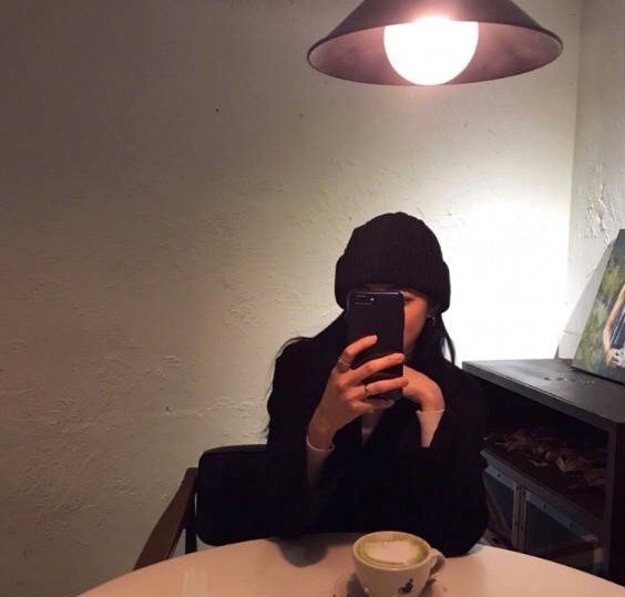 齐刘海黑直长发美女头像图片 8