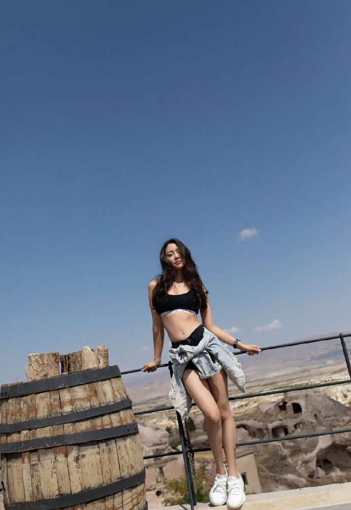 健身女神魔鬼身材比例长腿美女图片 7