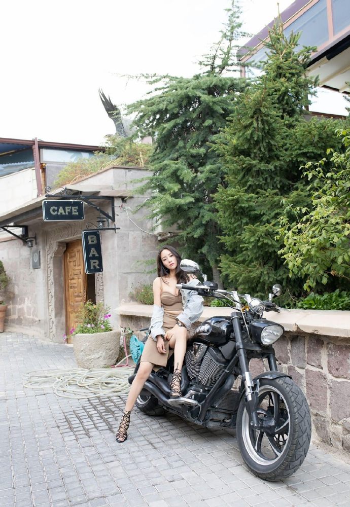 健身女神魔鬼身材比例长腿美女图片 8