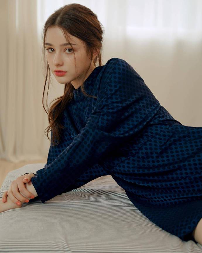 俄罗斯美女模特美照爆火网络图片 3