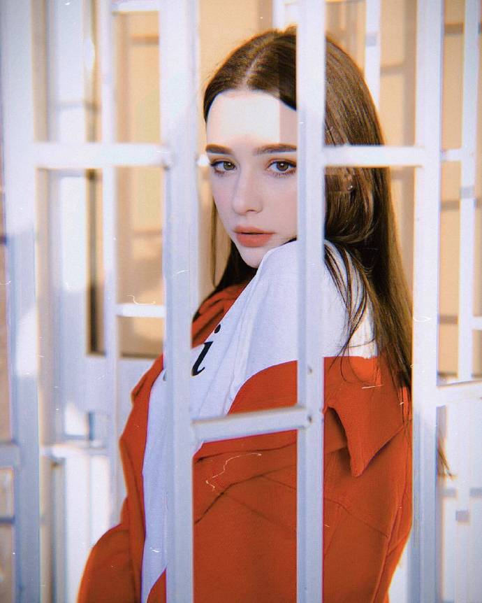 俄罗斯美女模特美照爆火网络图片 5