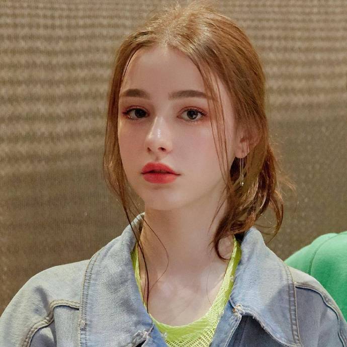 俄罗斯美女模特美照爆火网络图片 8