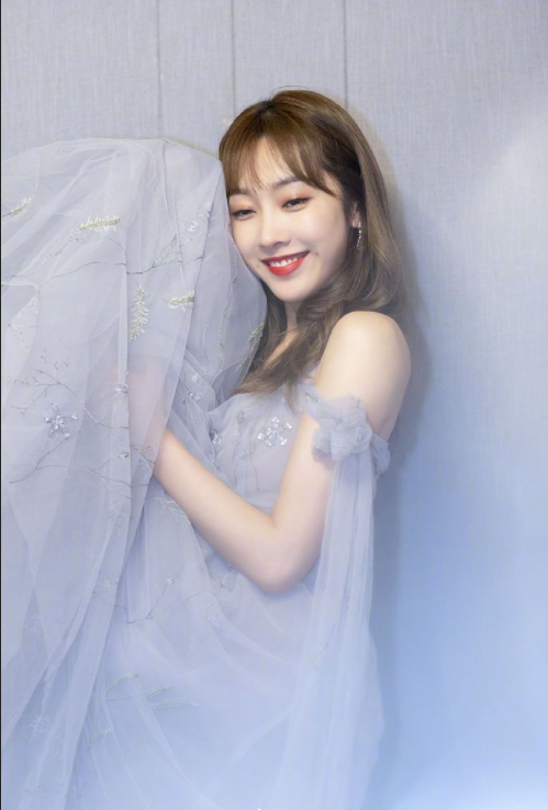 90后美女明星宣璐纱裙唯美图片 2