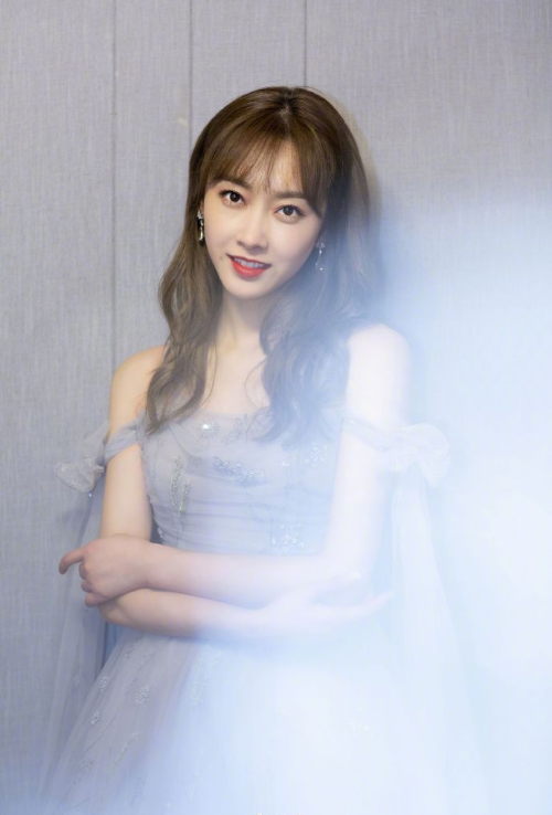 90后美女明星宣璐纱裙唯美图片 4