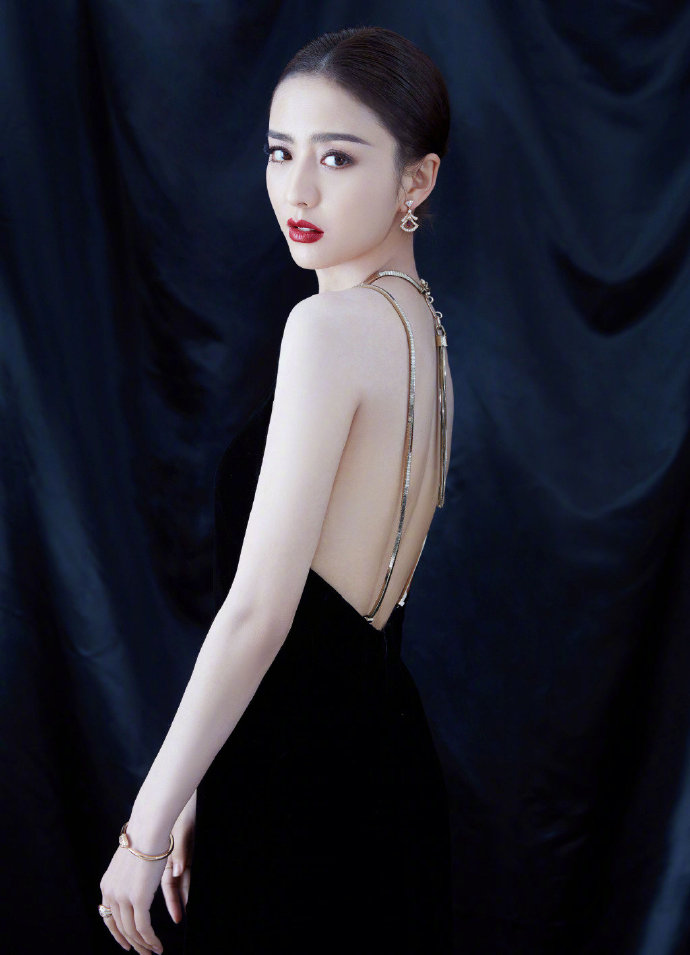 2020春晚女主持佟丽娅美照图片 3