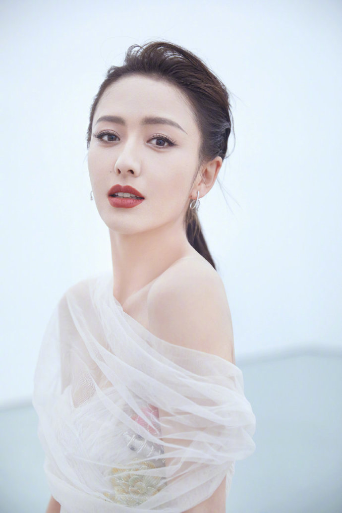 2020春晚女主持佟丽娅美照图片 7