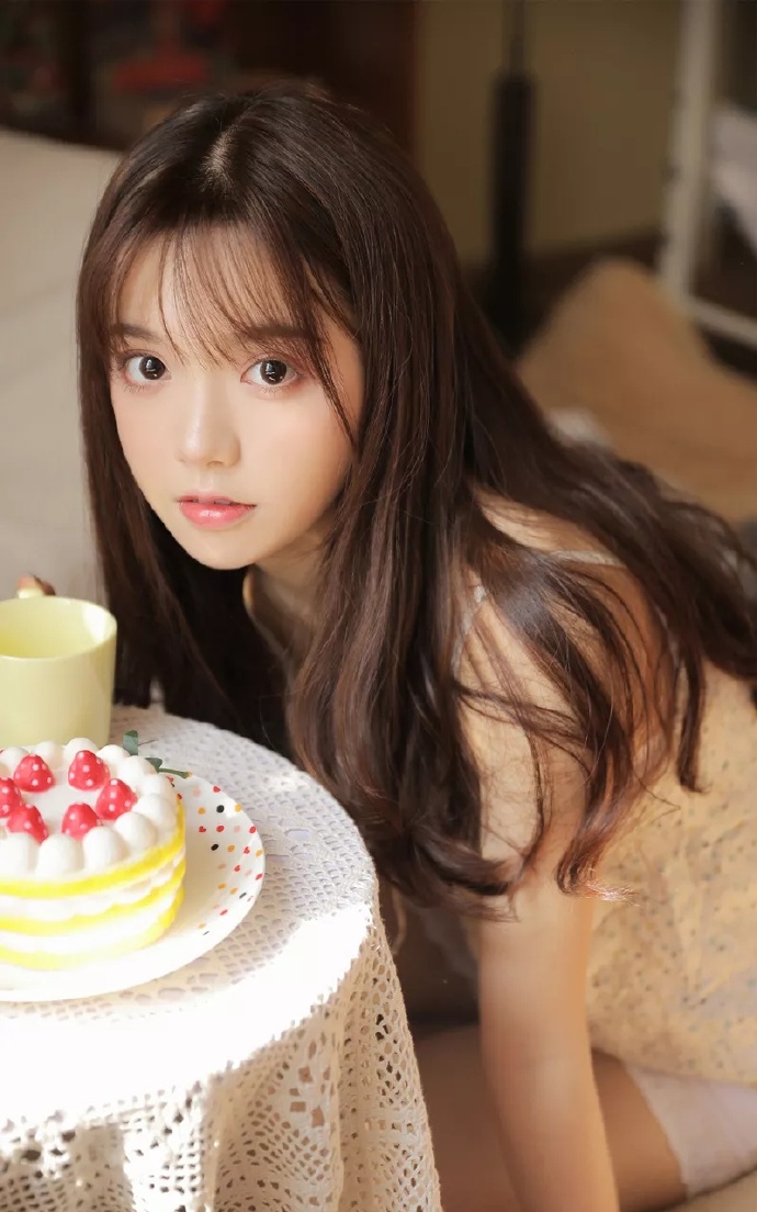 清澈如水的清纯极品美女私房照图片 5