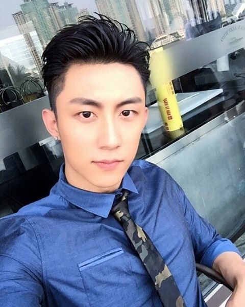 你的大男孩小鲜肉男明星黄景瑜自拍照图片 2