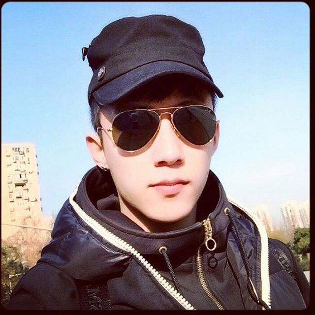 你的大男孩小鲜肉男明星黄景瑜自拍照图片 8