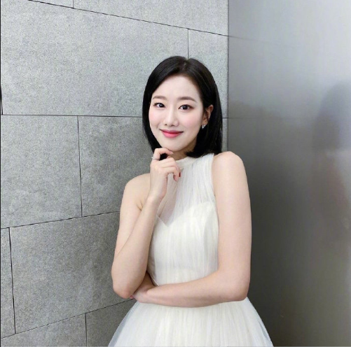 韩国美女april组合李娜恩私服可爱图片 5