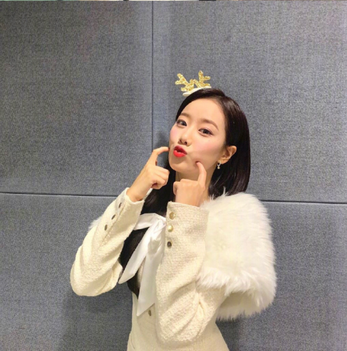 韩国美女april组合李娜恩私服可爱图片 9