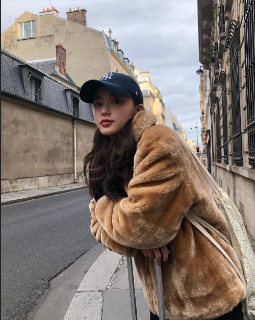 95后韩国美女模特宋智英完美身材比例图片 3