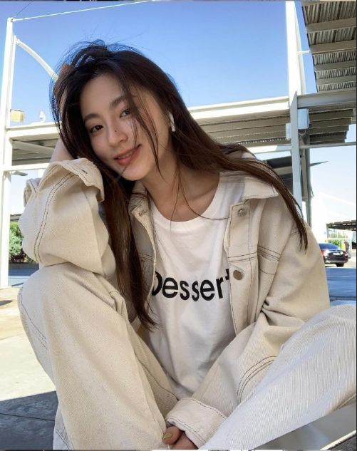 95后韩国美女模特宋智英完美身材比例图片 5