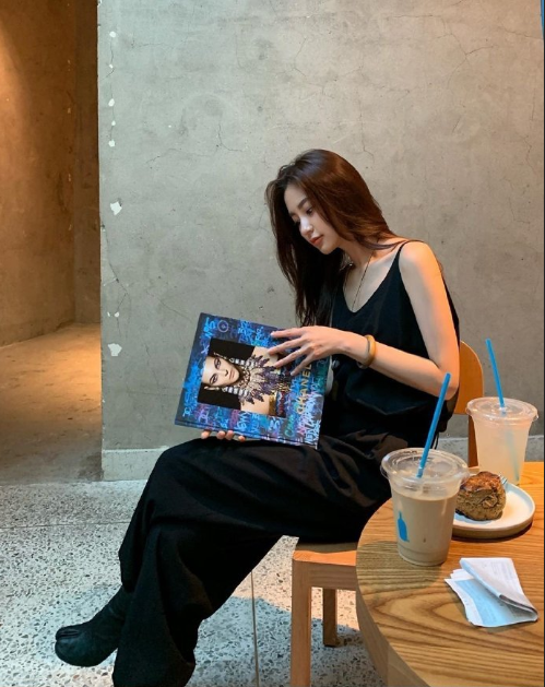 95后韩国美女模特宋智英完美身材比例图片 8