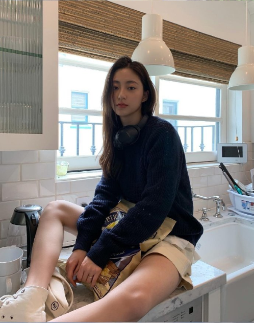 95后韩国美女模特宋智英完美身材比例图片 10