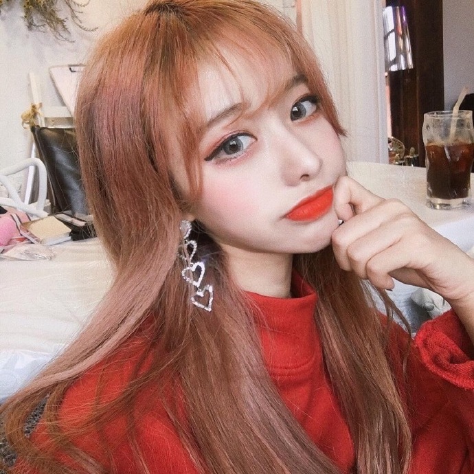 大眼睛韩国美女网红嘟嘴可爱自拍照图片 7