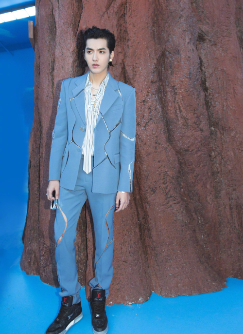 嘻哈男歌手吴亦凡路易威登男装秀图片 11