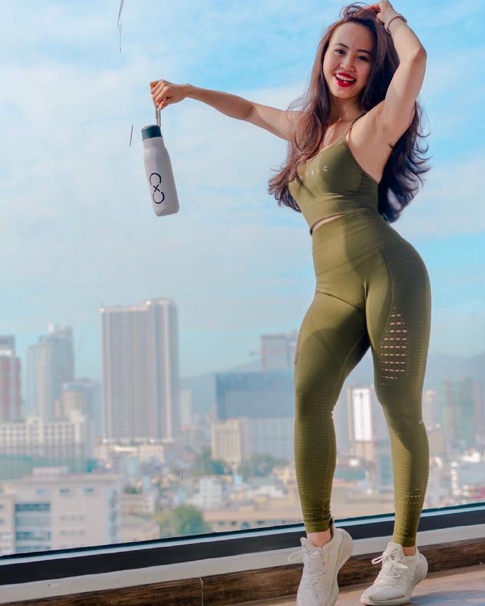 越南美女丰满美胸自拍照图片 5