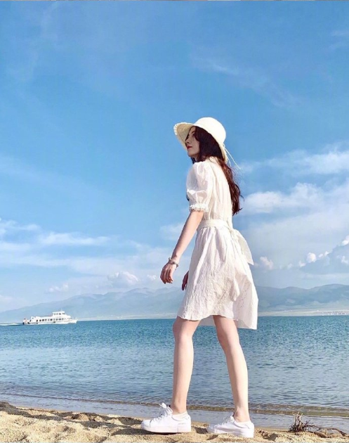 中国美女明星鞠婧祎白色连衣裙海边唯美写真 4