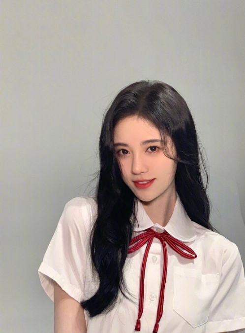 中国美女明星鞠婧祎白色连衣裙海边唯美写真 10