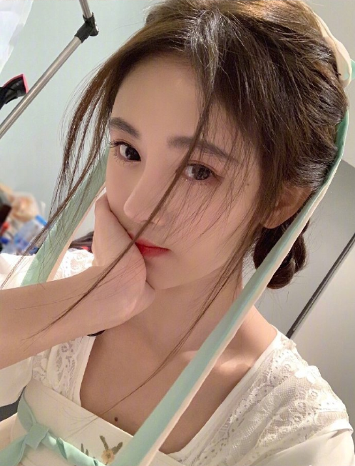 四川美女明星鞠婧祎自拍照图片 9