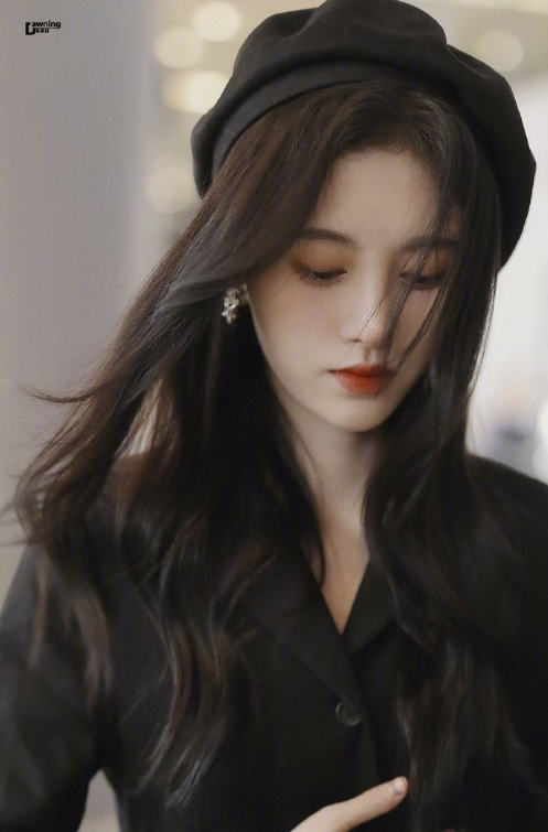 内地明星美女鞠婧祎机场街拍照图片 4