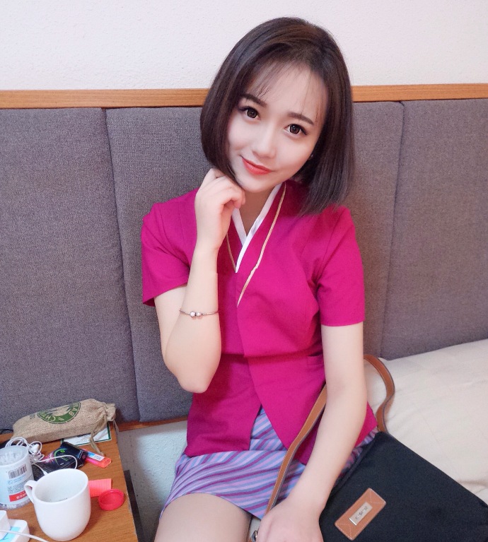清纯短发美女甜心空姐可爱图片 2