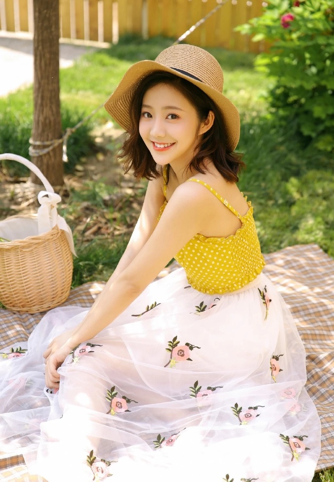唯美小清新美女田园风光写真图片 2