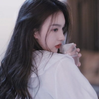 御姐风个性美女头像图片 微信女生头像图片 5