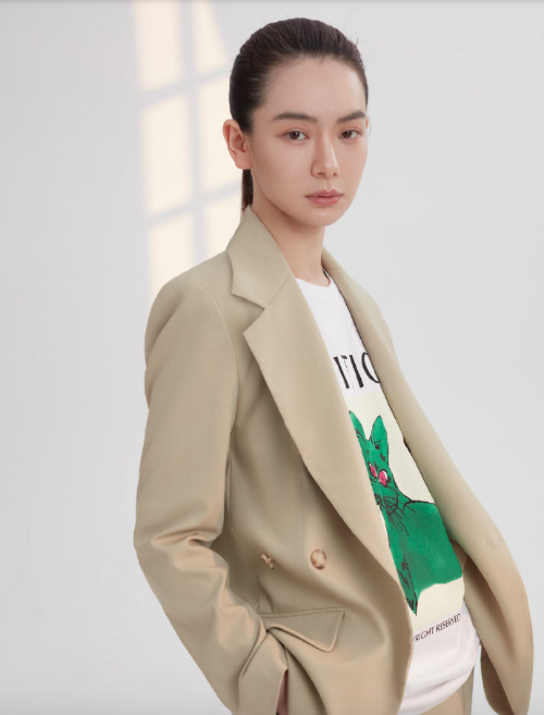 四川美女图片 中国明星美女戚薇治愈系衣橱图片 3