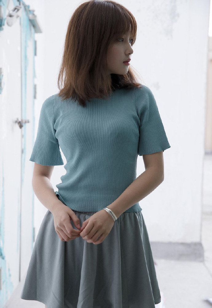 清纯mm美女小短裙气质写真图片 3