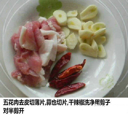 麻辣鲜香的家常菜食谱手撕包菜的做法 2