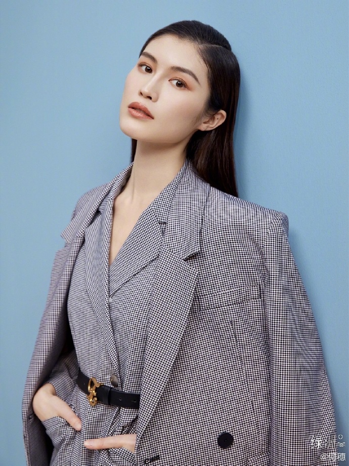 中国美女超模何穗春天服装搭配参考 7