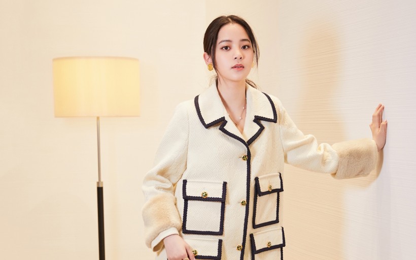 香港美女明星欧阳娜娜优雅写真桌面壁纸 6