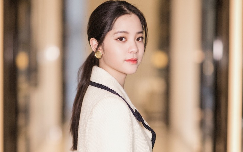 香港美女明星欧阳娜娜优雅写真桌面壁纸 9