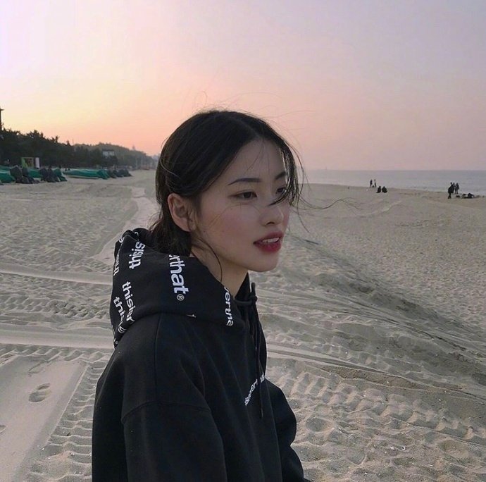 酷酷的韩国女生发型图片 4