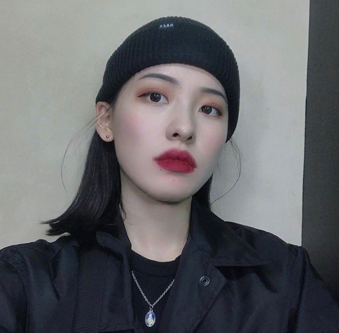 酷酷的韩国女生发型图片 5