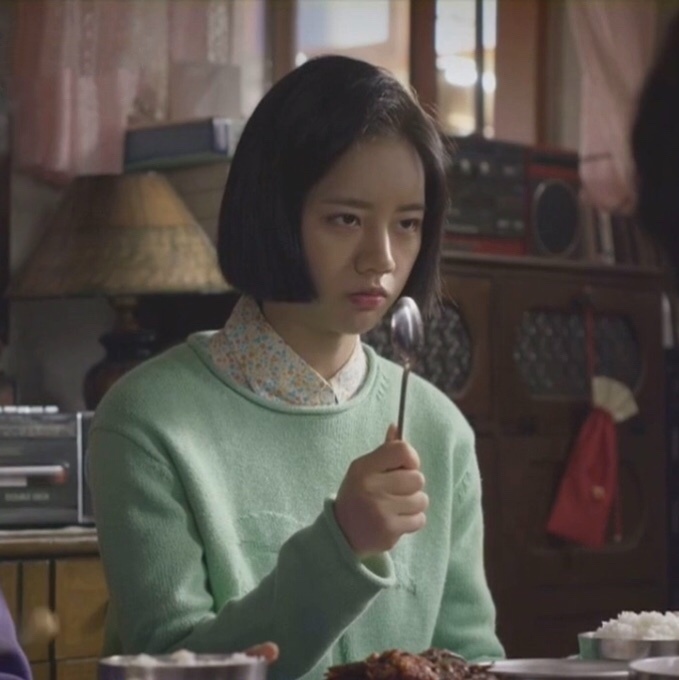 《请回答1988》成德善行走的可爱表情包图片 8