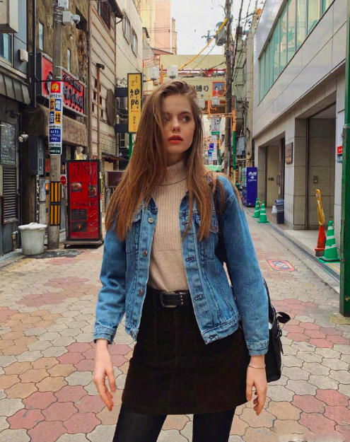 在日本的俄罗斯美女模特小姐姐的街头服装搭配图片 10