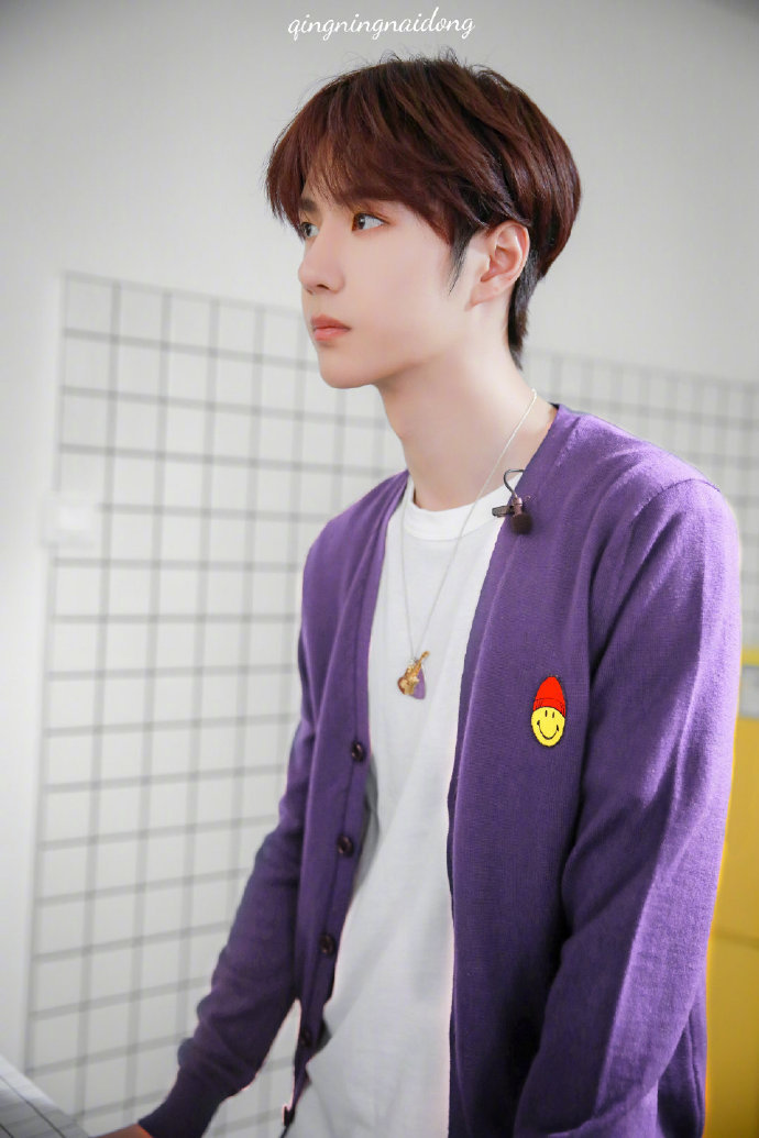 治愈系大男孩王一博图片 大陆男明星图片 2