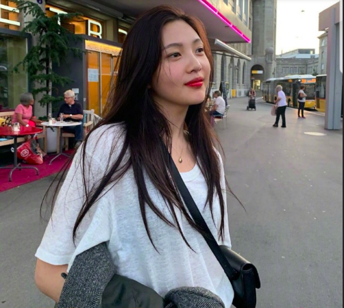 港风气质韩国美女明星朴秀荣Joy抓拍式日常照图片 6