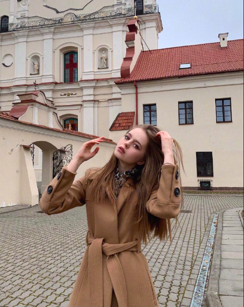 俄罗斯美女模特牛仔服搭配街拍图片 2
