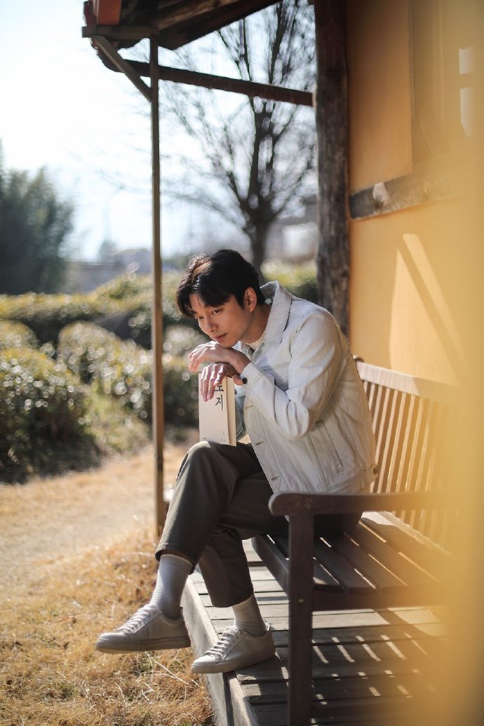 韩国男明星孔刘春天里写真图片 6