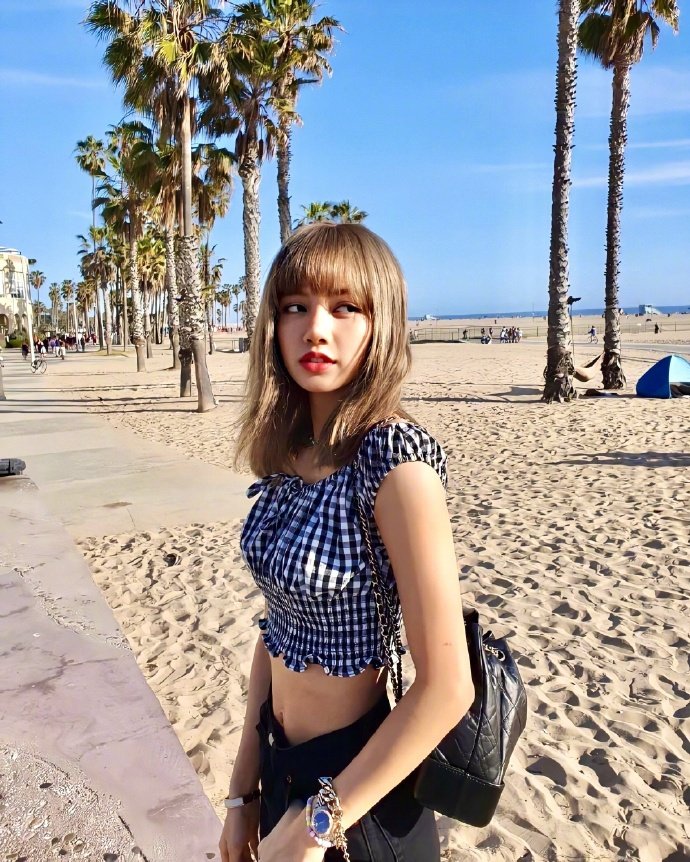 行走的人间芭比泰国美女lisa高颜值好身材图片 2