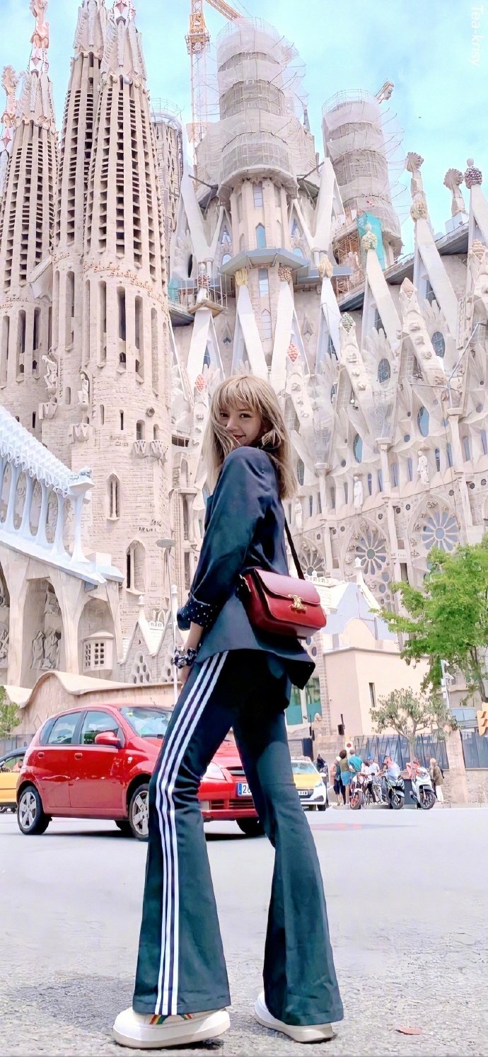 行走的人间芭比泰国美女lisa高颜值好身材图片 8