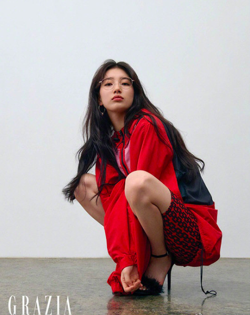 韩国美女明星裴秀智《GRAZIA》御姐风画报图片 2