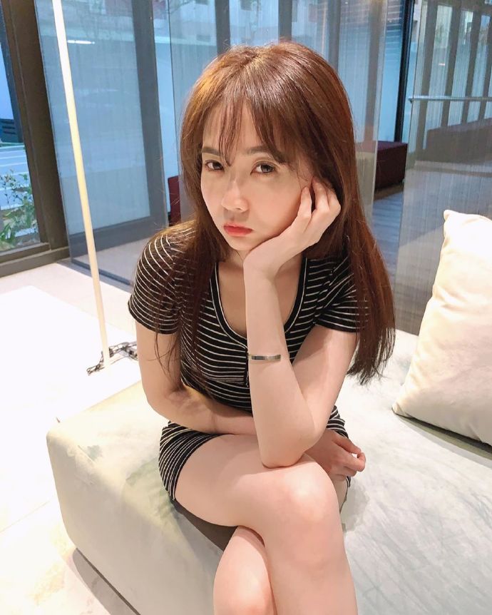条纹衫连衣裙可爱美女图片 3
