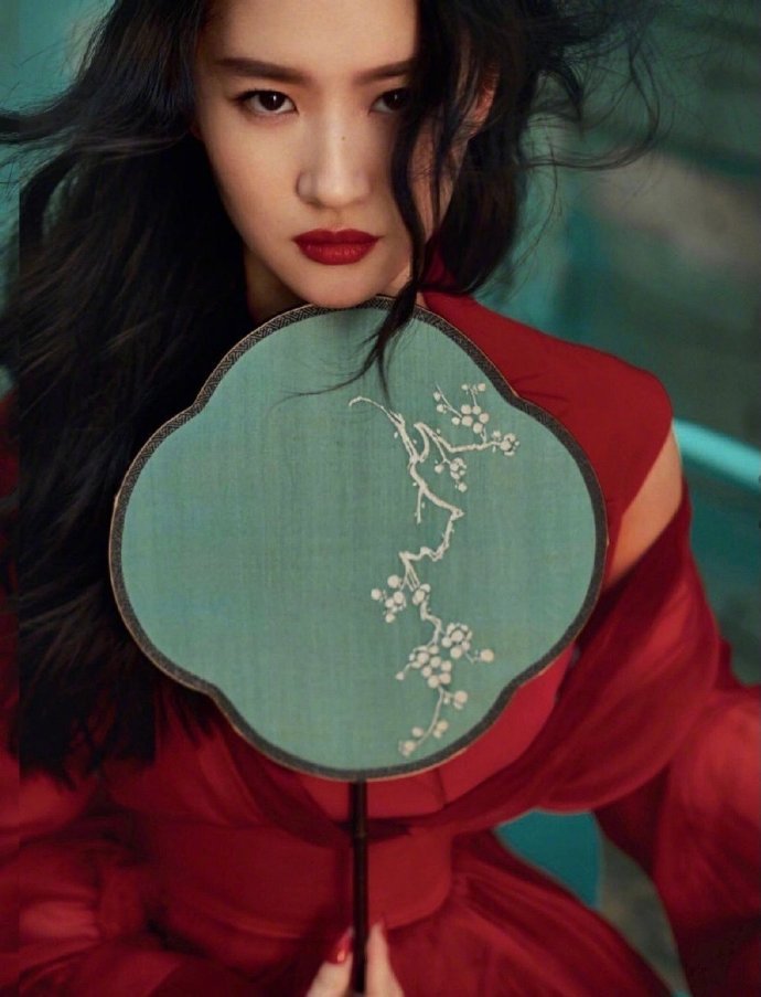 中国明星美女刘亦菲《Ocean Drive》委内瑞拉版新刊封面 2
